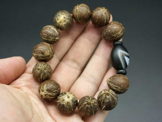 Wrist Mala Golden Mouse Bodhi Coconut Seeds 17mm Lace Agate 2