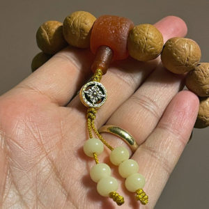 Wrist Mala, Nepali Phoenix Eye Bodhi 16mm, Red Agate. 01