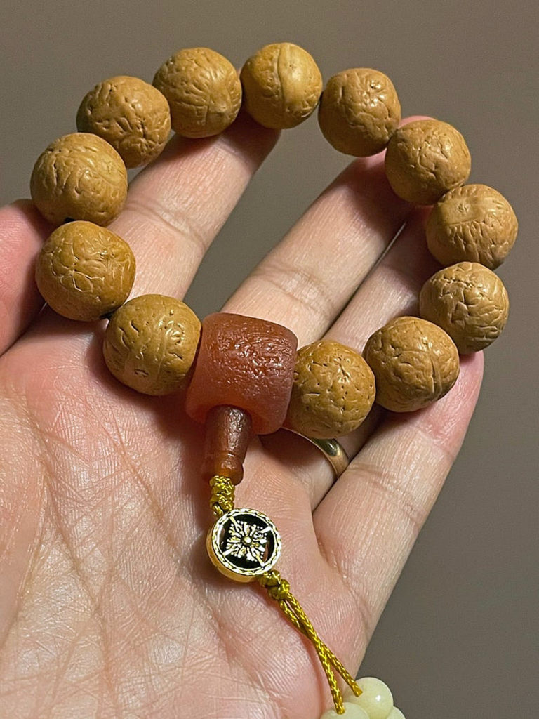 Wrist Mala, Nepali Phoenix Eye Bodhi 16mm, Red Agate. 03