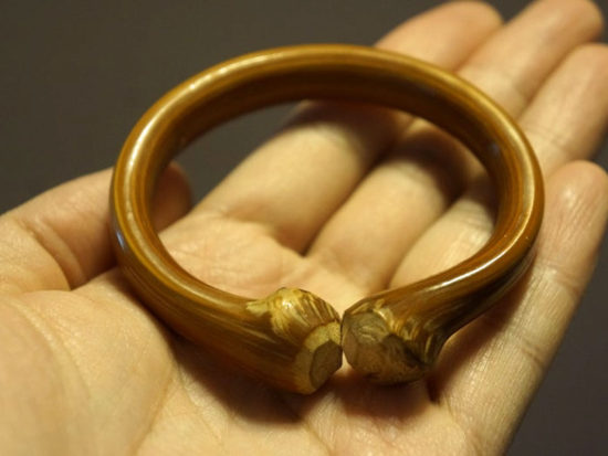 Tibetan Healing Bracelet, 11mm Golden Vine Caulis Spatholobi 01