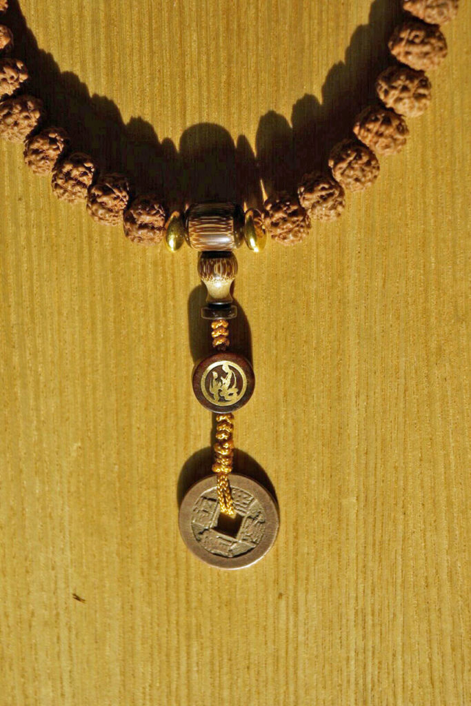 hand-held-mala-12mm-dragon-rudraksha-ancient-chinese-coin 01