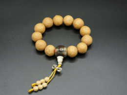Wrist Mala, 14mm Dragon Eye Bodhi Seeds, Horn Guru Bead 1