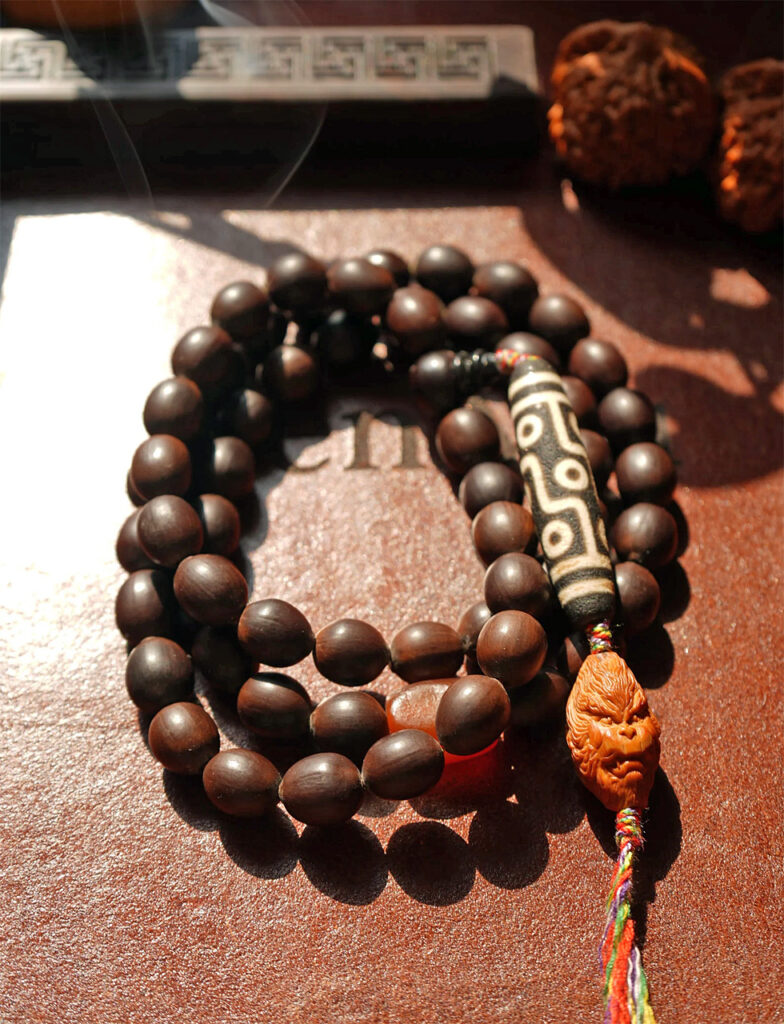 Half Mala, Lotus Seed, DZI Bead, Carved Pit Monkey King 01