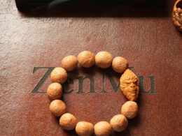 Nepali Bodhi Seeds, Carved Pit Monkey King 01