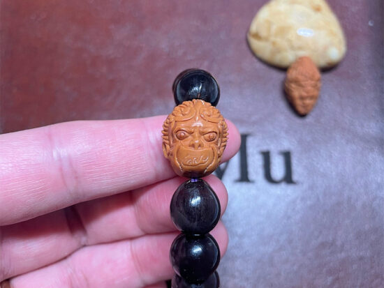 Wrist Mala, Mu Huan Bodhi Beads, Monkey King Carved Pit 03