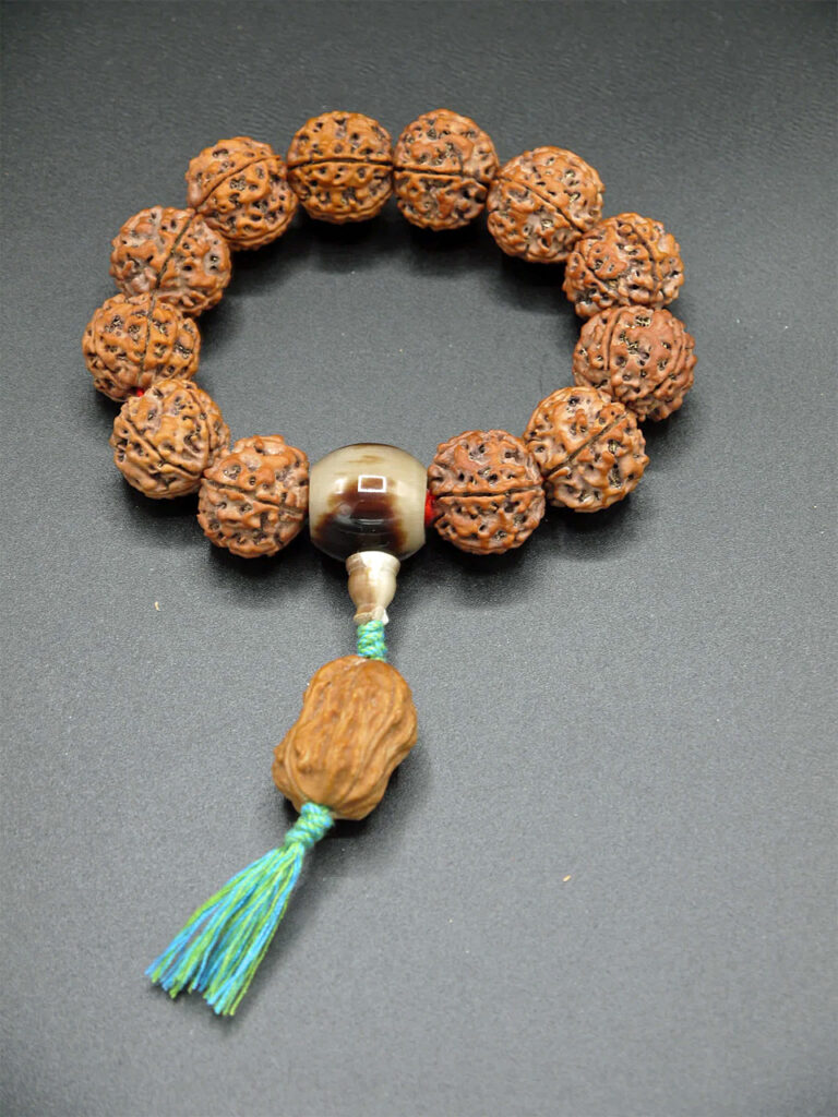 Wrist Mala, Quality 16mm Five Face Nepali Rudraksha, Horn Guru Bead 01