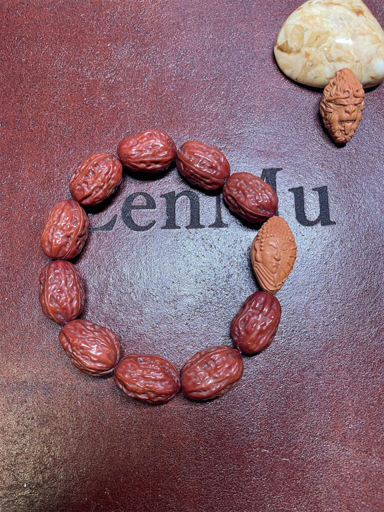 Wrist Mala Walnut Monkey King Buddha Pit Carving 02